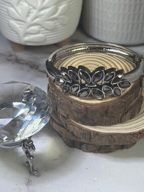 paparazzi Silver Marquise Crystal Leaf Bracelet